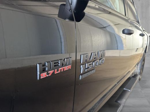 Dodge Ram 1500 1500 5.7 V8 4x4 Crew Cab | Tonneau cover in carroseriekleur| Trekhaak 13-polig| LPG | Geheel rijk... ActivLease financial lease
