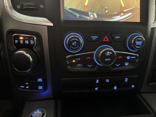 Dodge Ram 1500 1500 5.7 V8 4x4 Crew Cab | Tonneau cover in carroseriekleur| Trekhaak 13-polig| LPG | Geheel rijk... ActivLease financial lease