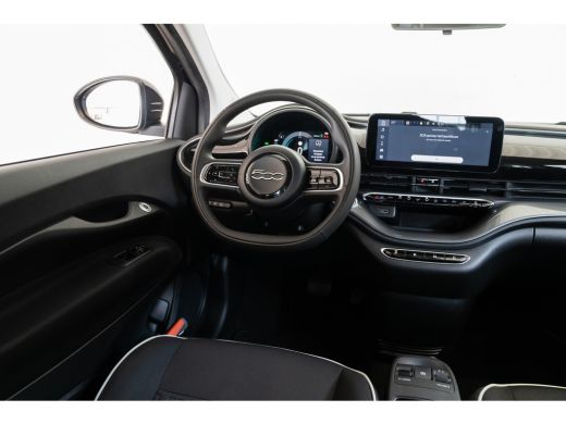 Fiat 500 42 kWh 118 PK | Apple Carplay & Android Auto | Climate Controle | Cruise Controle | 3 Fase Aanslu... ActivLease financial lease