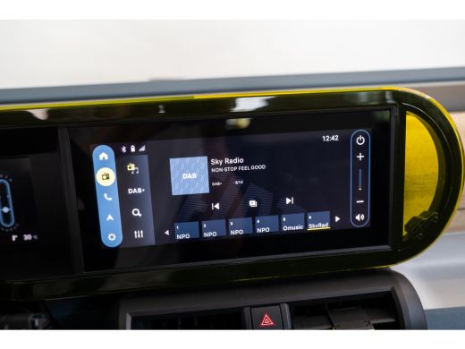 Fiat Panda La Prima 11 kW 44 kWh | Camera | Stoel & Stuurverwarming | Verwarmd voorraam | Navigatie | Parkee... ActivLease financial lease