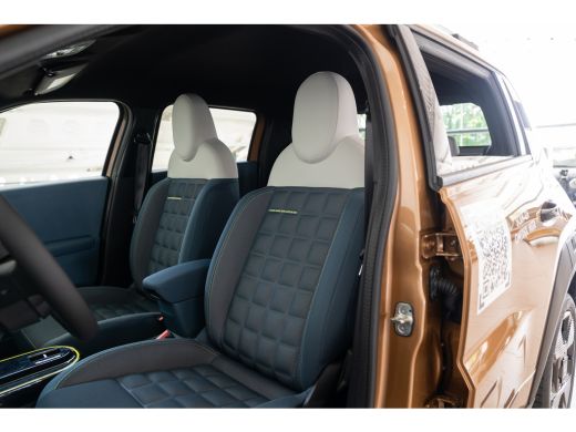 Fiat Panda La Prima 11 kW 44 kWh | Camera | Stoel & Stuurverwarming | Verwarmd voorraam | Navigatie | Parkee... ActivLease financial lease