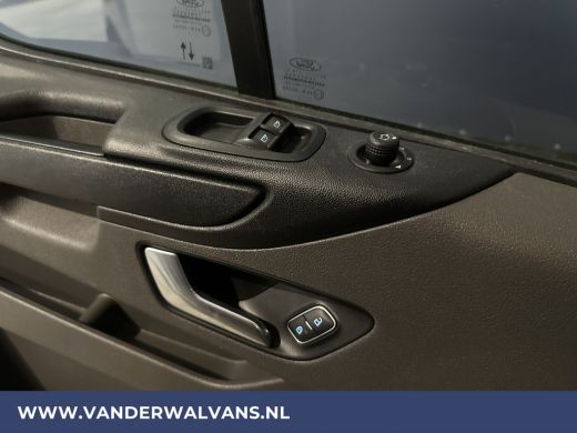 Ford Transit Custom 2.0 TDCI 130pk L2H1 Euro6 Airco | 2800kg Trekhaak | Imperiaal | Camera | Navigatie | LED | Cruise... ActivLease financial lease