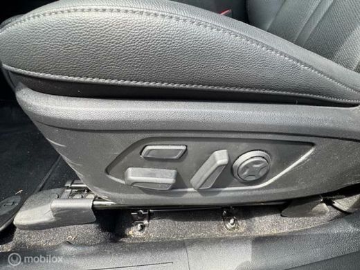 Kia Sorento 1.6T 267pk PHEV 4WD Automaat ExlusiveLine 7pers.Panorama dak , Trekhaak afneembaar , 55 km volled... ActivLease financial lease