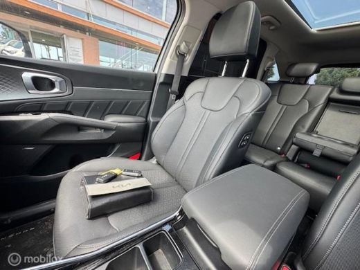 Kia Sorento 1.6T 267pk PHEV 4WD Automaat ExlusiveLine 7pers.Panorama dak , Trekhaak afneembaar , 55 km volled... ActivLease financial lease
