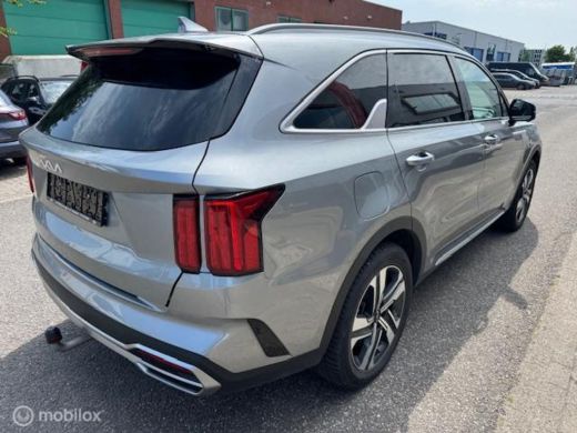 Kia Sorento 1.6T 267pk PHEV 4WD Automaat ExlusiveLine 7pers.Panorama dak , Trekhaak afneembaar , 55 km volled... ActivLease financial lease