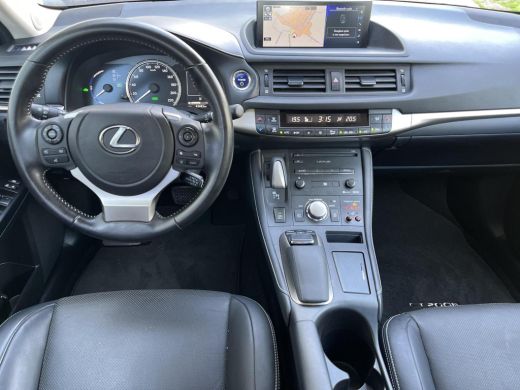 Lexus CT 200h Ultimate Edition | Lederen bekleding | Stoelverwarming | Grootbeeld navigatie ActivLease financial lease