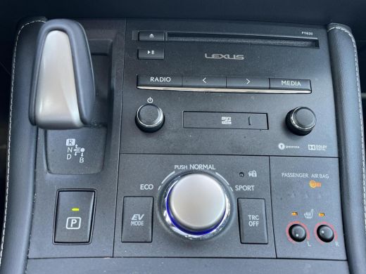 Lexus CT 200h Ultimate Edition | Lederen bekleding | Stoelverwarming | Grootbeeld navigatie ActivLease financial lease