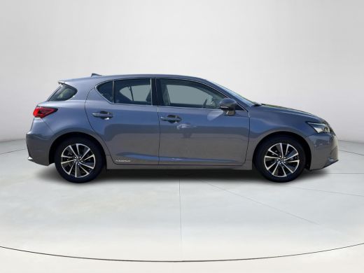 Lexus CT 200h Ultimate Edition | Lederen bekleding | Stoelverwarming | Grootbeeld navigatie ActivLease financial lease
