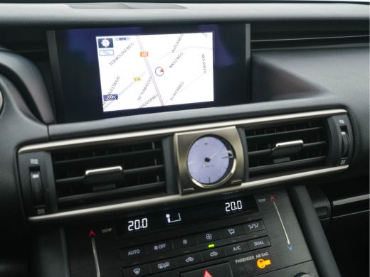 Lexus IS 300h Hybrid Business Line Aut. *NAVI-FULLMAP | FULL-LED | LEATHER-MICROFIBRE | CAMERA | SHIFT-PAD... ActivLease financial lease