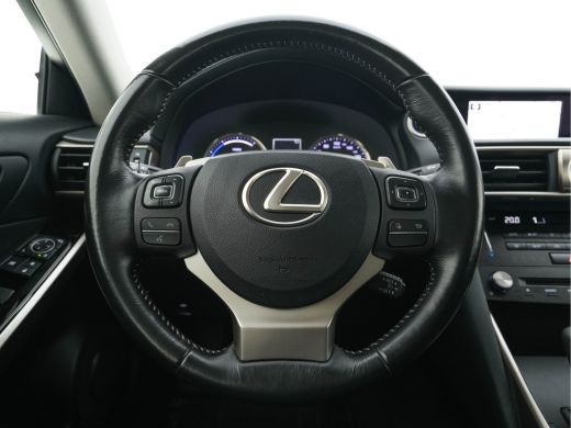 Lexus IS 300h Hybrid Business Line Aut. *NAVI-FULLMAP | FULL-LED | LEATHER-MICROFIBRE | CAMERA | SHIFT-PAD... ActivLease financial lease