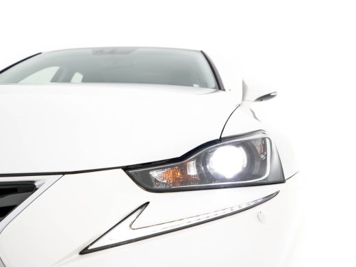 Lexus IS 300h Hybrid Business Line Aut. *NAVI-FULLMAP | FULL-LED | LEATHER-MICROFIBRE | CAMERA | SHIFT-PAD... ActivLease financial lease