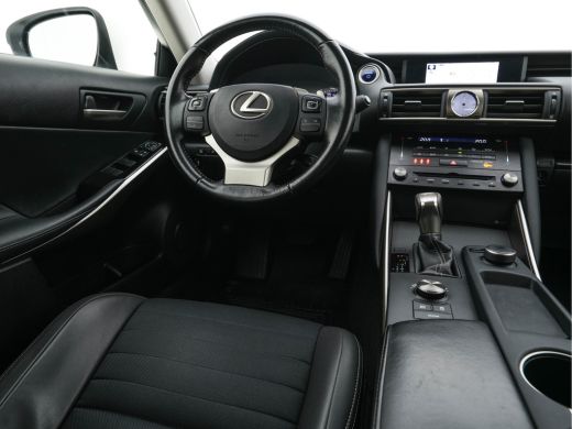 Lexus IS 300h Hybrid Business Line Aut. *NAVI-FULLMAP | FULL-LED | LEATHER-MICROFIBRE | CAMERA | SHIFT-PAD... ActivLease financial lease