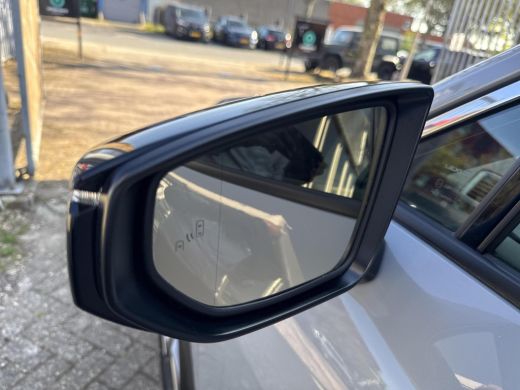 Lexus LBX Elegant 2WD | 06-10141018 Voor meer informatie ActivLease financial lease