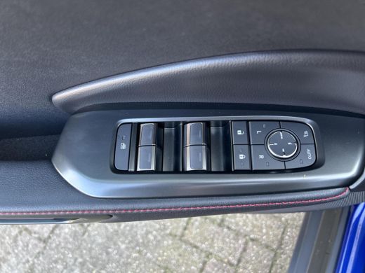 Lexus LBX Emotion 2WD | 06-10141018 Voor meer informatie ActivLease financial lease