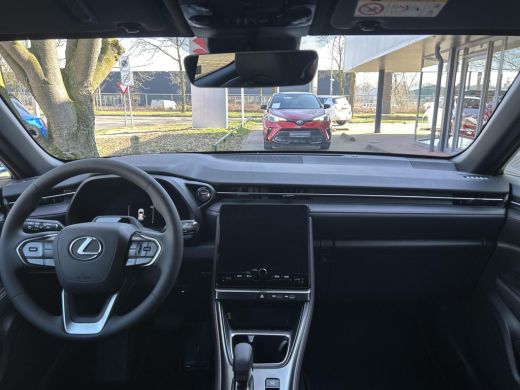 Lexus LBX Emotion 2WD | 06-10141018 Voor meer informatie ActivLease financial lease