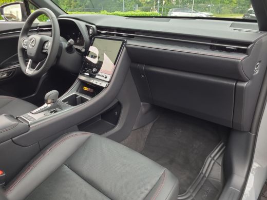 Lexus LBX Emotion - Tech Pack 2WD | Elektr. klep | Apple CarPlay | Blindspot | Rijklaarprijs incl. garantie | ActivLease financial lease