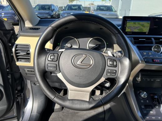 Lexus NX 300h AWD Luxury Line Plus ActivLease financial lease
