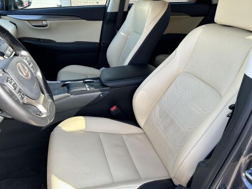 Lexus NX 300h AWD Luxury Line Plus ActivLease financial lease