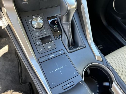Lexus NX 300h AWD Luxury Line Plus ActivLease financial lease