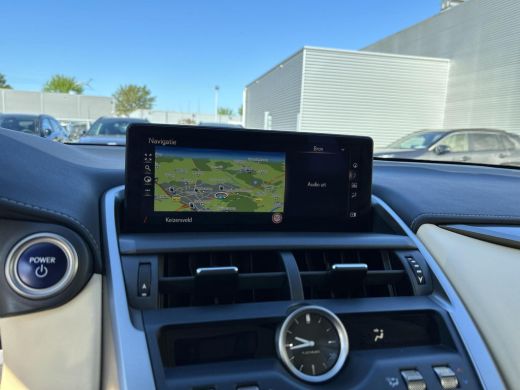 Lexus NX 300h AWD Luxury Line Plus ActivLease financial lease