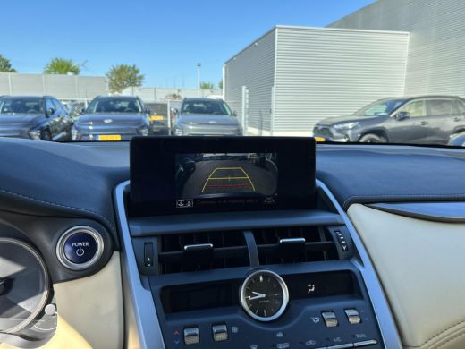 Lexus NX 300h AWD Luxury Line Plus ActivLease financial lease
