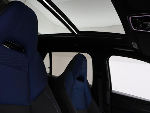 Lynk & Co 01 1.5 + 360 CAMERA | PANORAMADAK | INFINITY AUDIO | ADAPTIVE CRUISE | APPLE CARPLAY | 20 INCH LMV ActivLease financial lease
