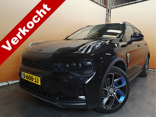 Lynk & Co 01 1.5 zwarte lijsten! 6,6 kW laden | schuifdak | stoelverwarming 360° camera | fabrieksgarantie 2/27 Lynk & Co 01 1.5 zwarte lijsten! 6,6 kW laden | schuifdak | stoelverwarming 360° camera | fabrieksgarantie 2/27