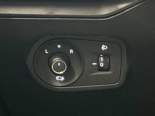 MG 4 Luxury 6 kWh | Achteruitrijcamera | Cruise control adaptief | Dodehoek detectie ActivLease financial lease