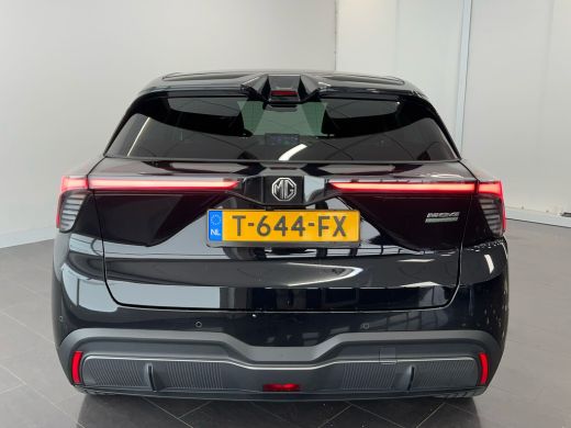 MG 4 Luxury 6 kWh | Achteruitrijcamera | Cruise control adaptief | Dodehoek detectie ActivLease financial lease