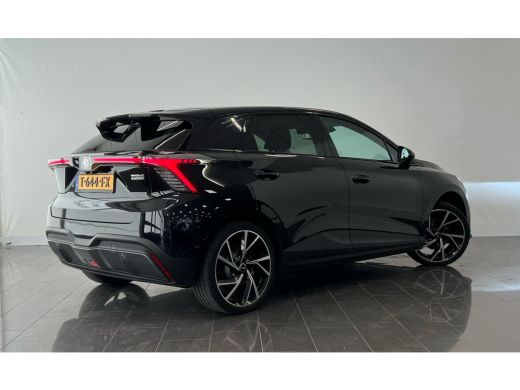 MG 4 Luxury 6 kWh | Achteruitrijcamera | Cruise control adaptief | Dodehoek detectie ActivLease financial lease