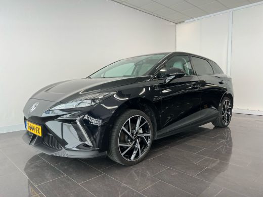 MG 4 Luxury 6 kWh | Achteruitrijcamera | Cruise control adaptief | Dodehoek detectie ActivLease financial lease