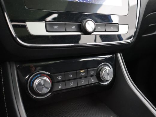 MG ZS-EV EV 45 kWh LUXURY + PANORAMA / LEDER MG ZS EV 45 kWh LUXURY + PANORAMA / LEDER / ADAPTIVE CRUISE /... ActivLease financial lease