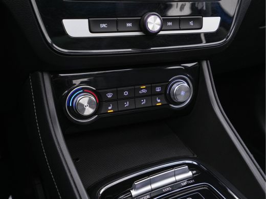 MG ZS-EV EV Luxury 45 kWh (INCL-BTW) *PANO | FULL-LEATHER | CCS-FASTLOADER | KEYLESS | NAVI-FULLMAP | ADAP... ActivLease financial lease