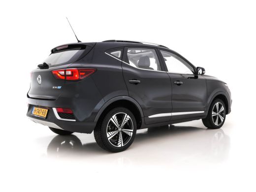 MG ZS-EV EV Luxury 45 kWh (INCL-BTW) *PANO | FULL-LEATHER | CCS-FASTLOADER | KEYLESS | NAVI-FULLMAP | ADAP... ActivLease financial lease