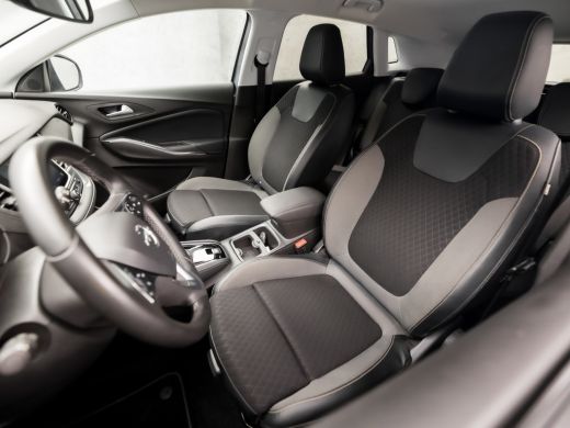 Opel Grandland X 1.2 Turbo Executive Sport Automaat (APPLE CARPLAY, GROOT NAVI, CLIMATE, LED KOPLAMPEN, LEDER, KEY... ActivLease financial lease