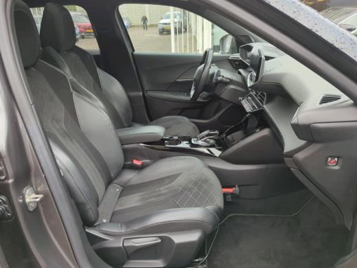 Peugeot 2008 1.2 PureTech GT Pack | Automaat | Navigatie | Camera | Panorama/schuifdak | Stoelverwarming | 18 ... ActivLease financial lease