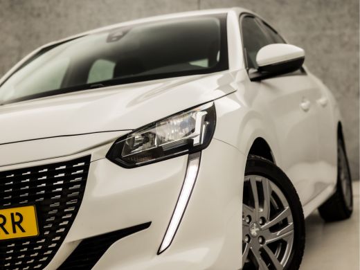 Peugeot 208 1.2 PureTech Sport (APPLE CARPLAY, NAVIGATIE, 360 CAMERA, PARKEERSENSOREN, LM VELGEN, SPORTSTOELE... ActivLease financial lease