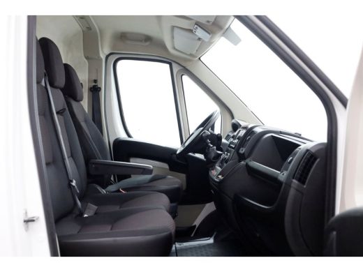 Peugeot Boxer 2.2 BlueHDi 140pk L2H2 Premium Glasresteel 260cm Hoog 11-2019 ActivLease financial lease