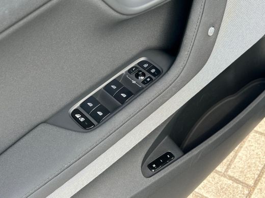 Polestar 2 Long Range Dual Motor Launch Edition 78kWh NL AUTO | TREKHAAK | 360 GRADEN CAMERA | PANO | CARPLAY ActivLease financial lease