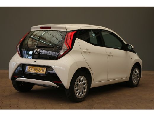 Toyota Aygo 1.0 X-Play Limited Camera | Airco | Bluetooth | Elek. Ramen | 5-deurs | Centrale Vergrendeling | ... ActivLease financial lease