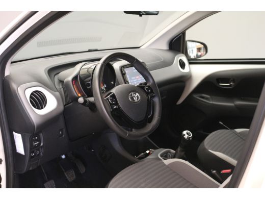 Toyota Aygo 1.0 X-Play Limited Camera | Airco | Bluetooth | Elek. Ramen | 5-deurs | Centrale Vergrendeling | ... ActivLease financial lease