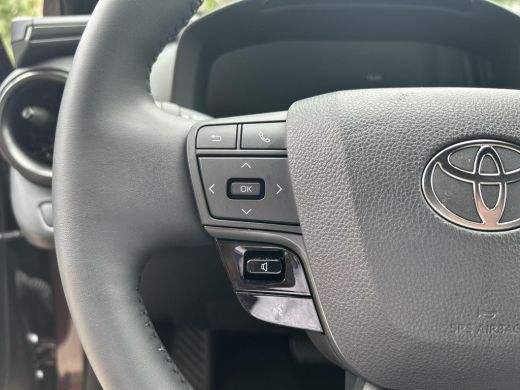 Toyota C-HR 1.8 Hybrid 140 Dynamic ActivLease financial lease