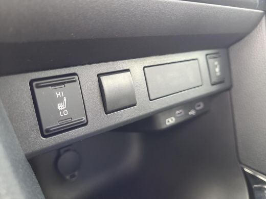 Toyota Yaris Cross 1.5 Hybrid 115 First Edition | Apple CarPlay | Navigatie | Stoel / Stuur verwarming | Rijklaarpri... ActivLease financial lease