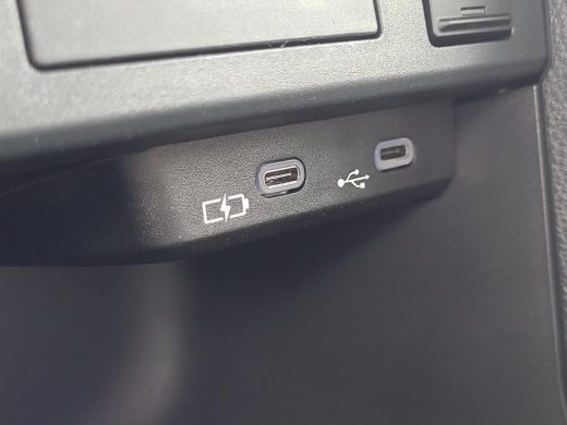 Toyota Yaris Cross 1.5 Hybrid 115 First Edition | Apple CarPlay | Navigatie | Stoel / Stuur verwarming | Rijklaarpri... ActivLease financial lease