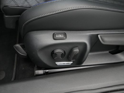 Volkswagen Passat Variant 1.5 eTSI 150pk R-Line Business Panorama Trekhaak Camera Side Assist ActivLease financial lease