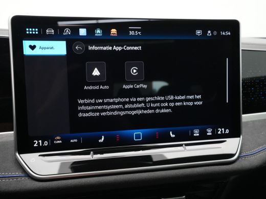 Volkswagen Passat Variant 1.5 eTSI 150pk R-Line Business Panorama Trekhaak Camera Side Assist 227 ActivLease financial lease