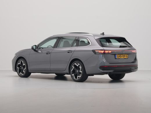 Volkswagen Passat Variant 1.5 eTSI 150pk R-Line Business Panorama Trekhaak Camera Side Assist ActivLease financial lease