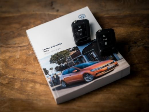 Volkswagen Polo 1.0 TSI Sportline Automaat (APPLE CARPLAY, PARKEERSENSOREN, LM VELGEN, GETINT GLAS, SPORTSTOELEN,... ActivLease financial lease