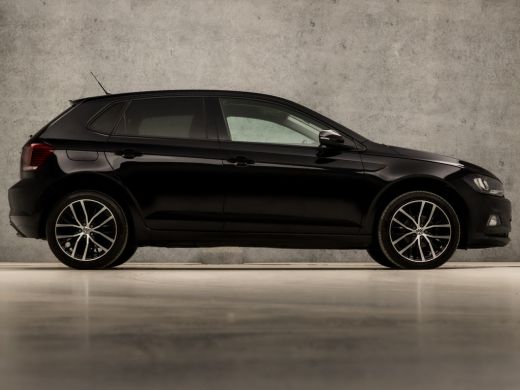 Volkswagen Polo 1.0 TSI Sportline Automaat (APPLE CARPLAY, PARKEERSENSOREN, LM VELGEN, GETINT GLAS, SPORTSTOELEN,... ActivLease financial lease