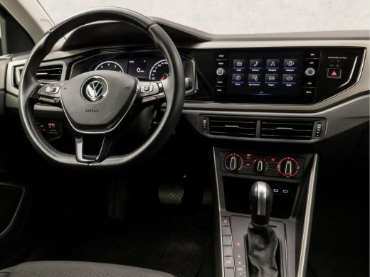 Volkswagen Polo 1.0 TSI Sportline Automaat (APPLE CARPLAY, PARKEERSENSOREN, LM VELGEN, GETINT GLAS, SPORTSTOELEN,... ActivLease financial lease